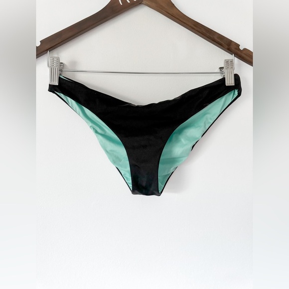 Shade & Shore Black Cheeky Bikini Bottoms - Picture 1 of 5